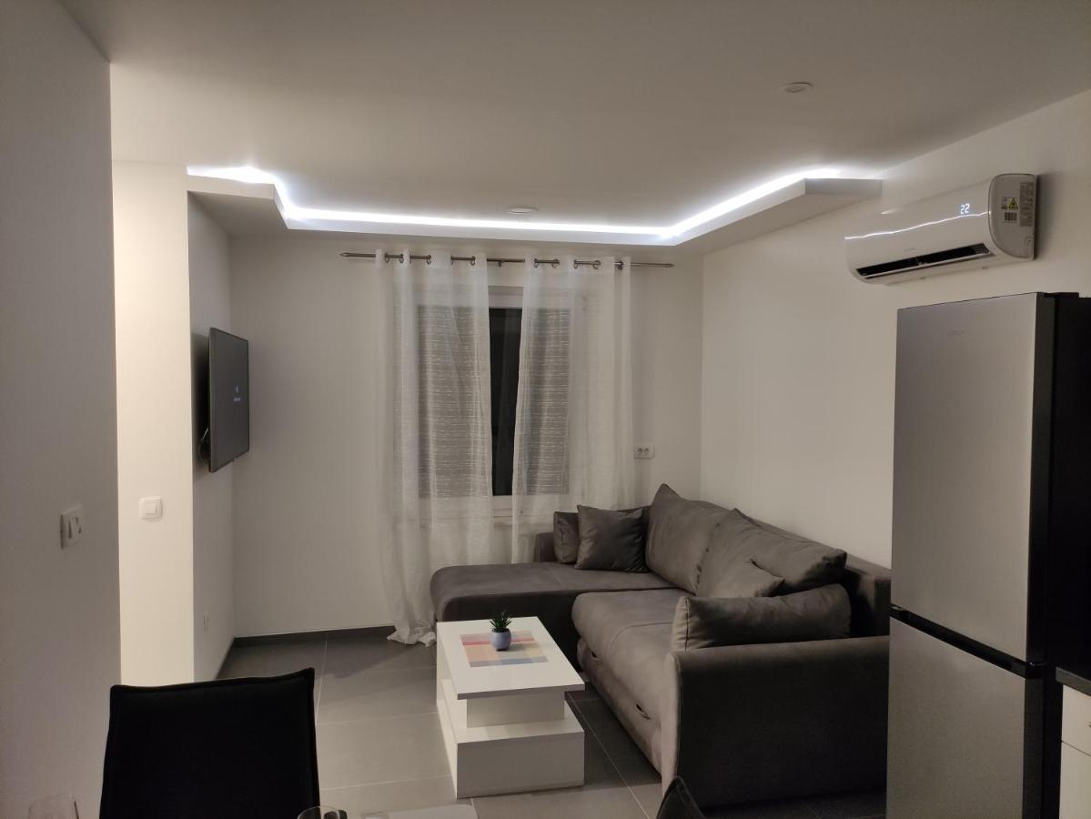 Mira 2 Appartement Zagvozd Buitenkant foto